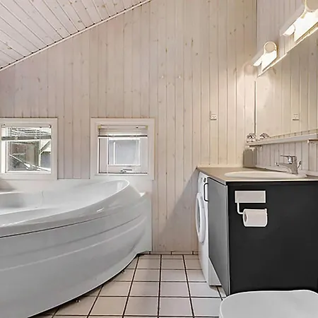 Seaside Bliss With - By Traum Nyaraló *