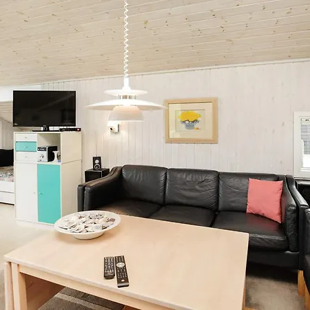 Seaside Bliss With - By Traum Nyaraló